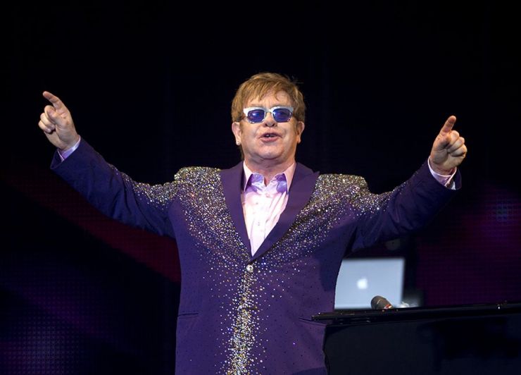 Elton John faz elogios ao Papa Francisco
