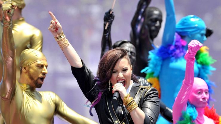 Demi Lovato divulga vídeo de bastidores do novo clipe