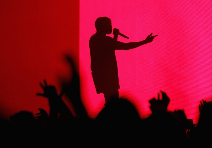 Kanye West reclama da mídia depois de polêmica em show