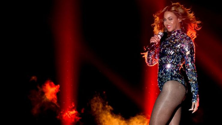 Beyoncé é a mulher mais bem do cenário musical em 2014