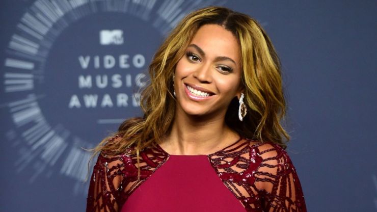 Beyoncé é a mulher mais bem do cenário musical em 2014