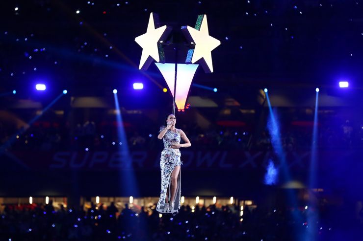 Confira a incrível apresentação de Katy Perry no Super Bowl