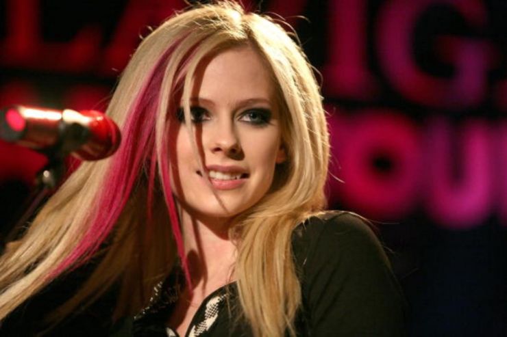 Avril Lavigne cancela lançamento de parceria com Nicki Minaj