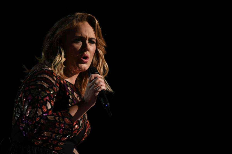 Adele deve adiar novo álbum previsto para este ano