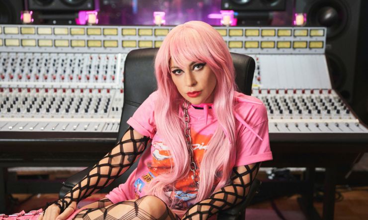 Lady Gaga terá programa de rádio próprio