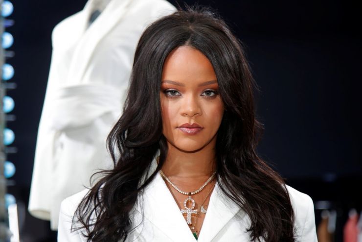 Rihanna é processada por artistas da Alemanha