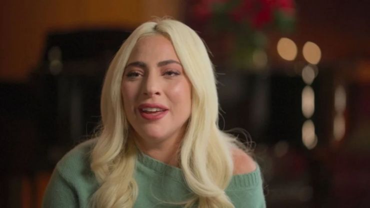 Lady Gaga afirma que ficou grávida depois de agressão sexual