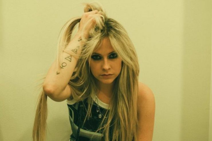 Avril Lavigne terá como inspirações Blink-182, Green Day e NOFX para novo disco