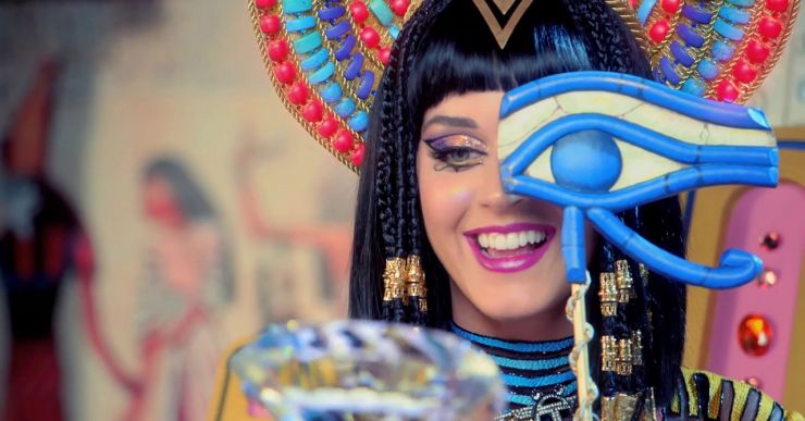 Justiça condena Katy Perry por plágio da música Dark Horse