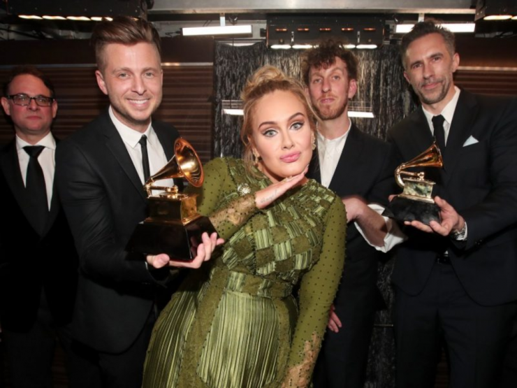 Produtor elogia novos trabalhos de Adele e Katy Perry