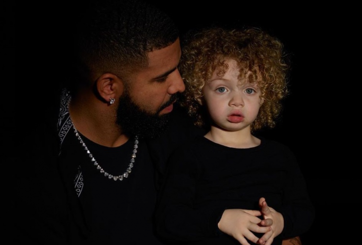 Drake posta foto ao lado do filho pela primeira vez