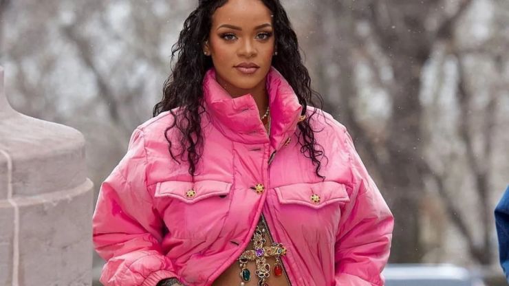 Rihanna confirma que está grávida do primeiro filho