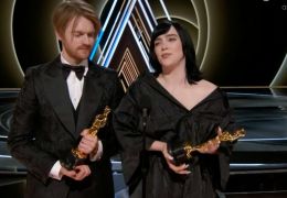 Billie Eilish leva para casa o Oscar de “Melhor Canção”