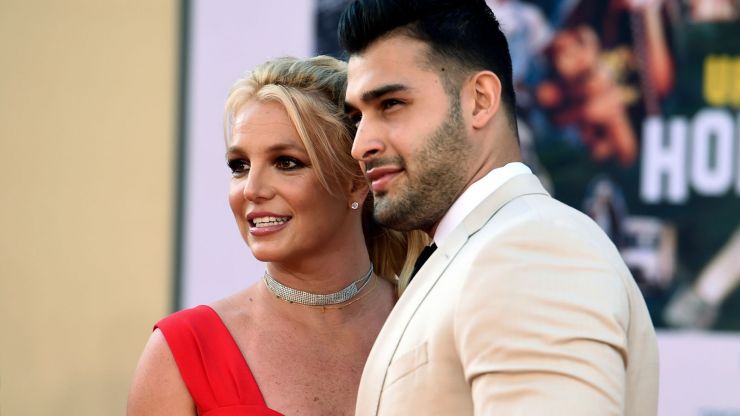 Marido de Britney Spears fala publicamente pela primeira vez sobre casamento