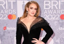 Adele confirma retorno aos palcos da Europa
